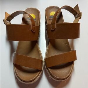 Elegant Tan Leather Women's Sandals
